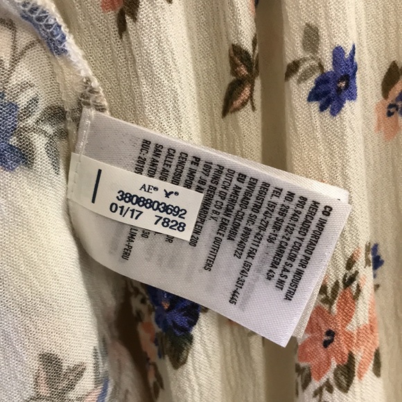 AEO Long Sleeve Light Floral Blouse size Medium - Picture 6 of 7